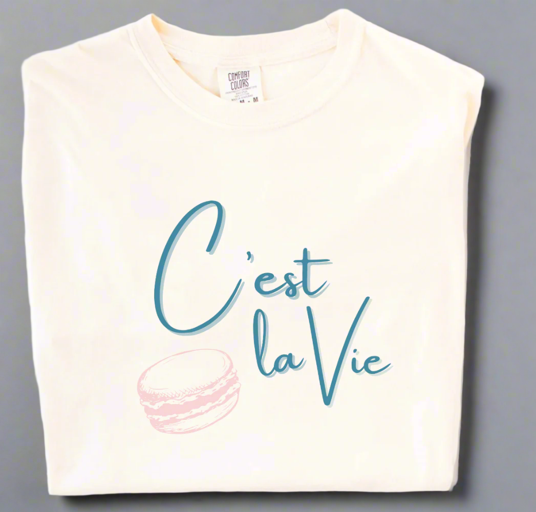 French Macaron Tee: C'est la Vie