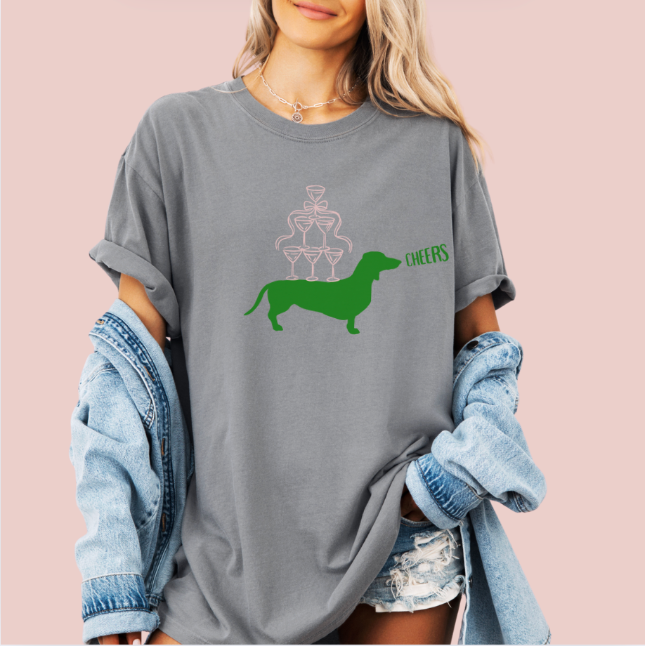 Dachshund & Champagne "CHEERS" Tee