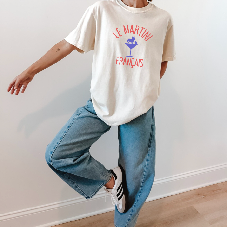 Le Martini Français T-shirt | French Bulldog Cocktail Tee